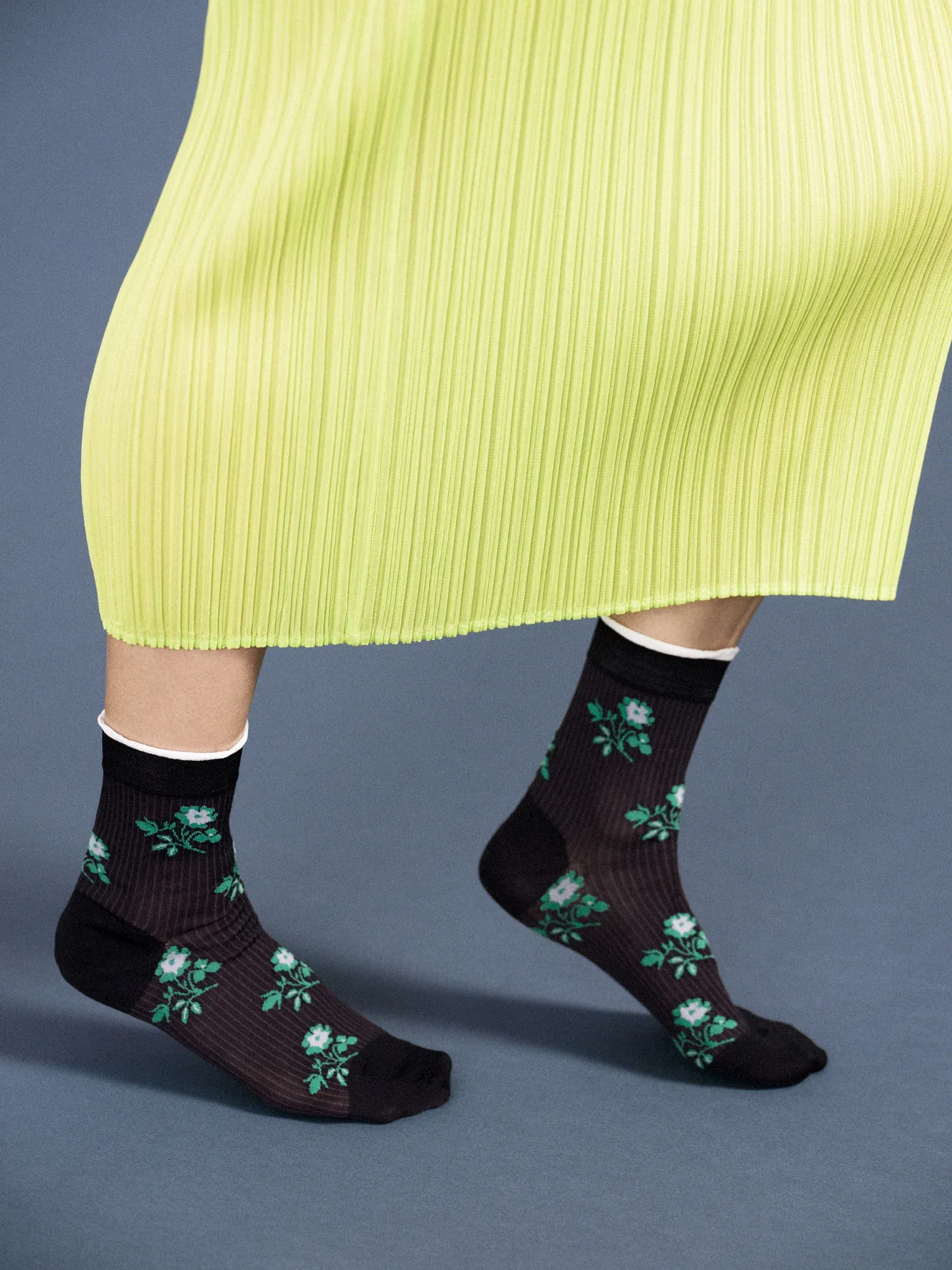 Blossom Sheer Crew Sock Black