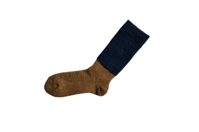 nishiguchi kutsushita : oslo mohair wool pile socks - Navy and Cappuccino